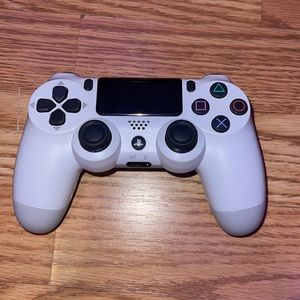 Ps4 dualshock controller white